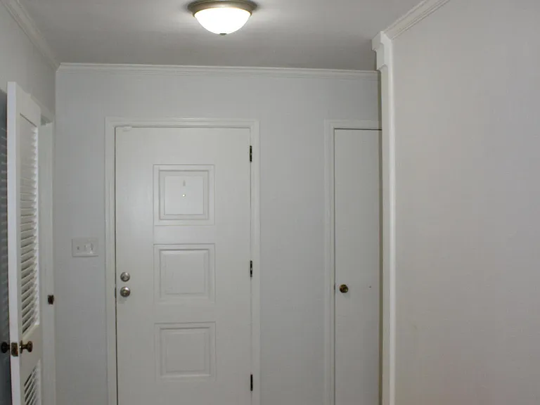 916 Stanton Dr — Photo 4