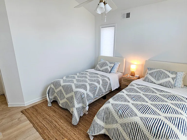 1386 Paul Blvd — Photo 21