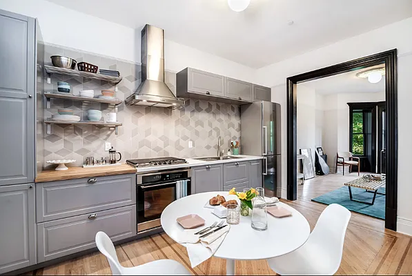 Rented by Compass | media 21