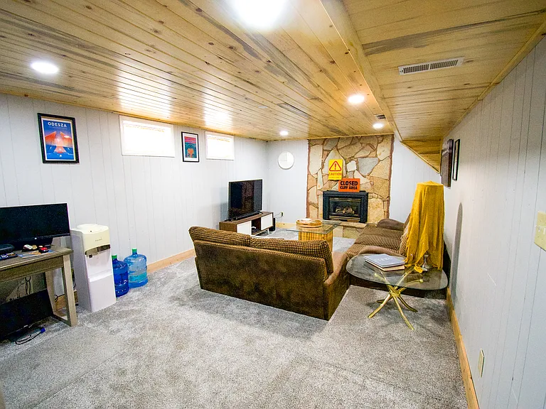 982 Jessie Ave — Photo 46