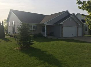 205 4th St, Brooklyn, WI 53521