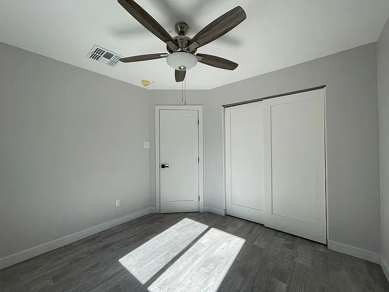 Charming 1 bed 1 bath in great location! — Photo 14
