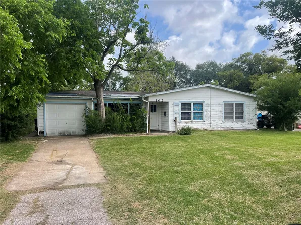 102 19th Ave N, Texas City, TX 77590