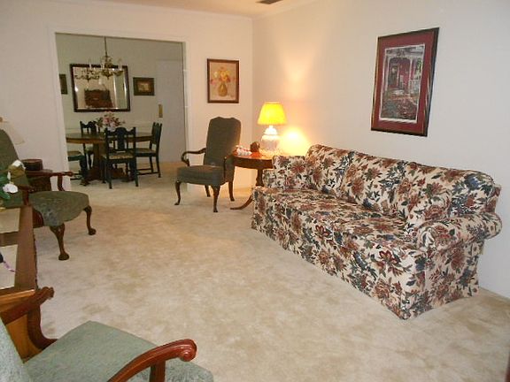 4th image of 3421 Glouchester Ln