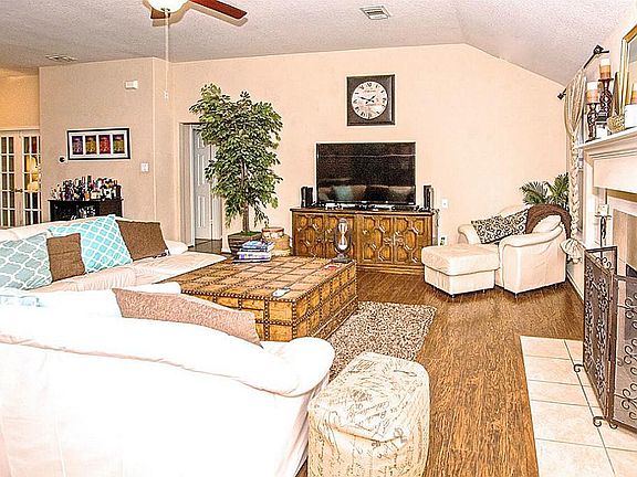 5th image of 3207 Shore Side Dr