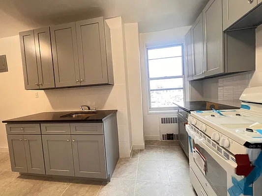 Rented by Queens Apartments Realty LLC | media 13