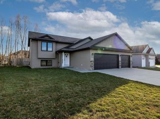 504 Thomas Dr, Eagle Lake, MN 56024