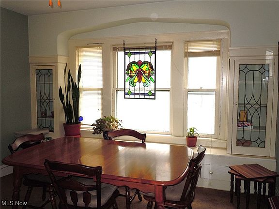 3rd image of 18112 Harland Ave