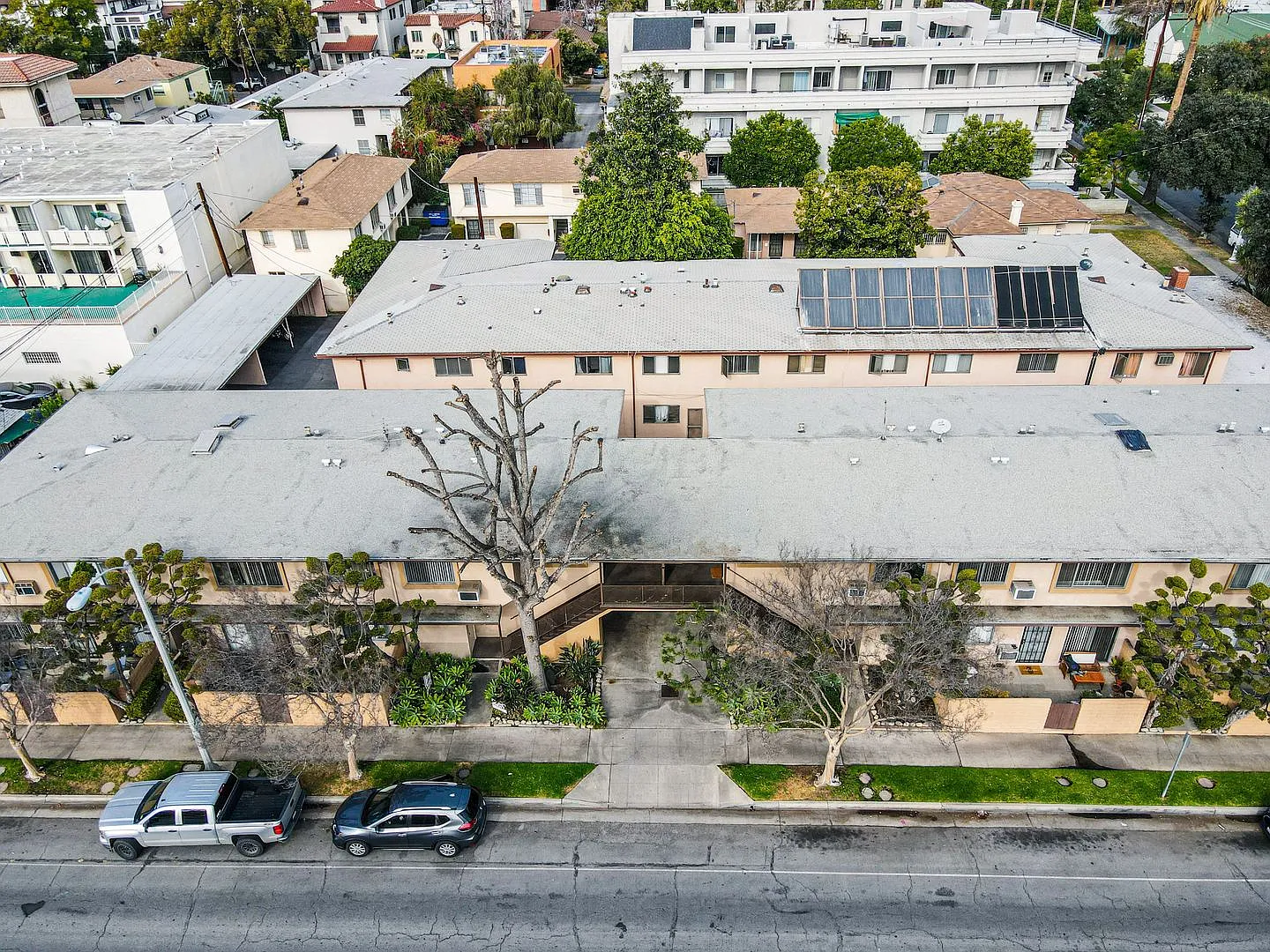 721 Cordova — Photo 2