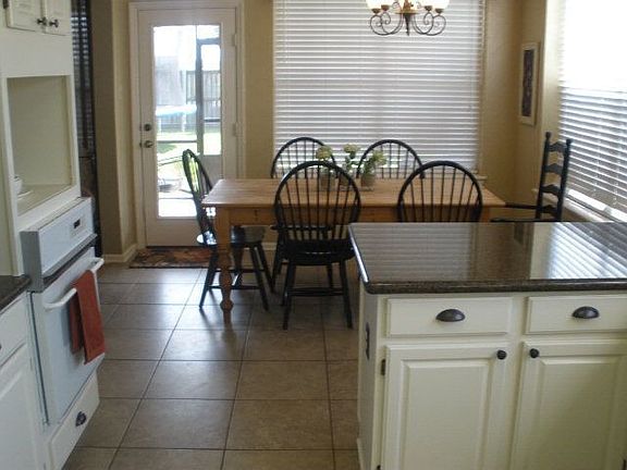 3rd image of 202 Plum Cir