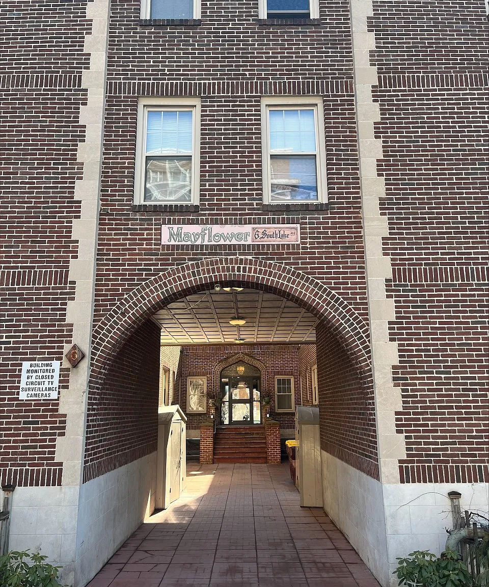 6 South Lake Ave — Photo 4