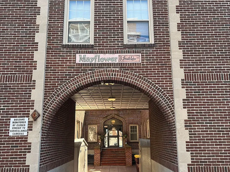 6 South Lake Ave — Photo 4