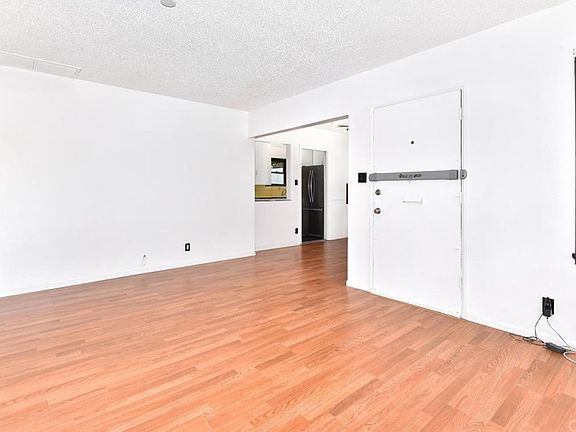 3rd image of 3415 Dorchester Ave