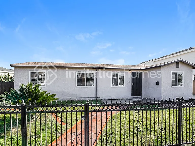 22310 Devlin Ave — Photo 1