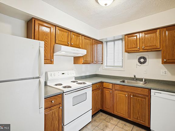 2nd image of 404 N Payne St