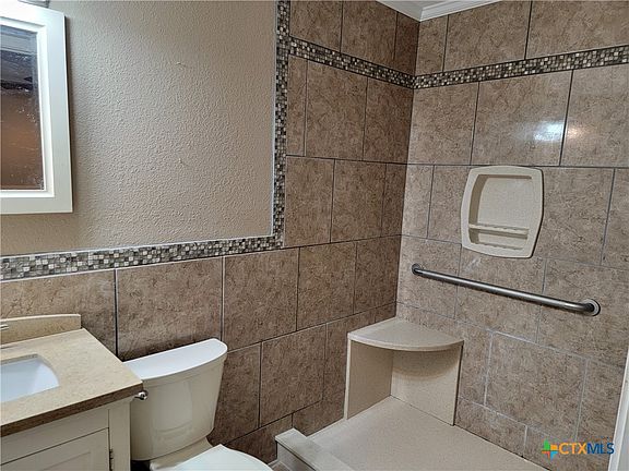 5th image of 2108 Nimitz Dr