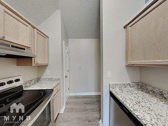 5th image of 7732 Parkmont Dr