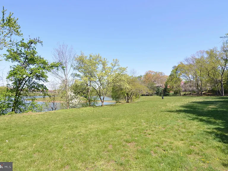 1666 Albermarle Dr — Photo 39