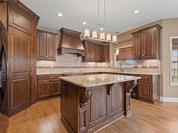 22808 E 42nd Ter S, Blue Springs, MO 64015