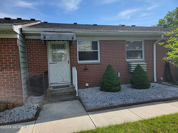 2nd image of 3H Valley Forge Drive