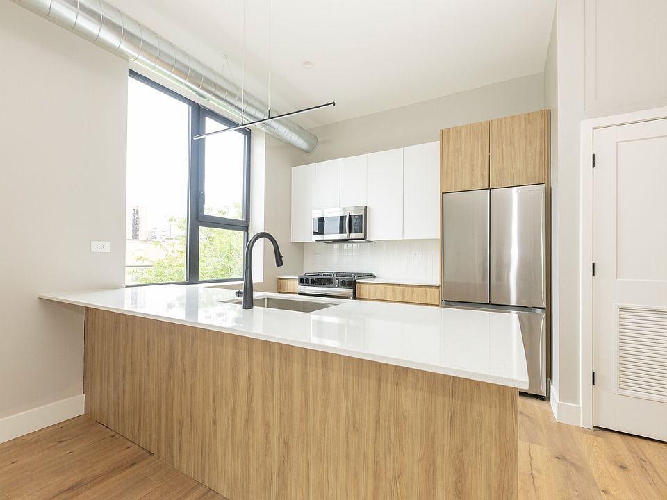 1st image of 6042 N Winthrop Ave #2A