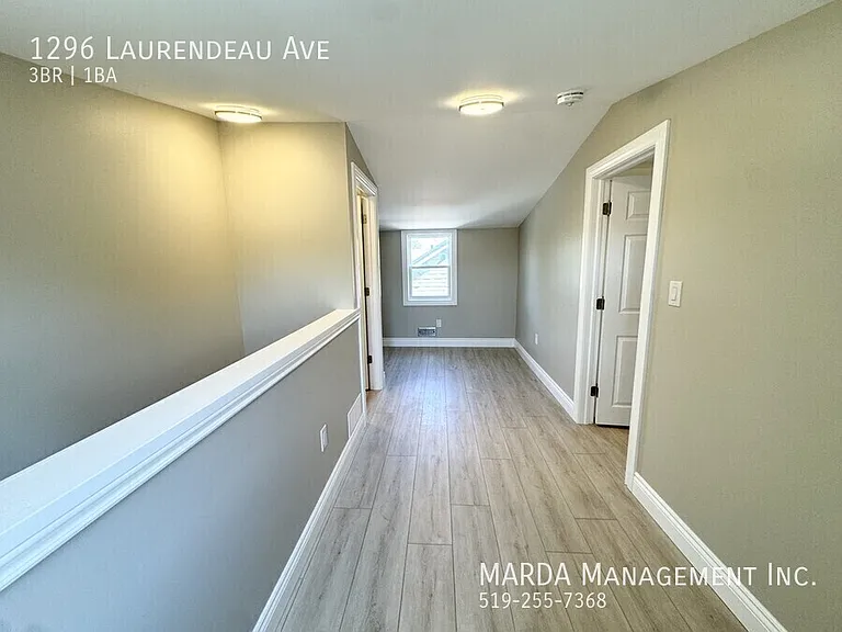 1296 Laurendeau Ave — Photo 36
