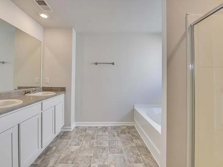 433 Whitby Ct — Photo 21