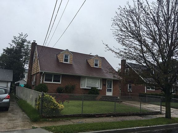 3rd image of 685 Hempstead Blvd
