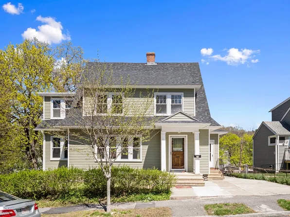 42 Circuit Ave E, Worcester, MA 01603