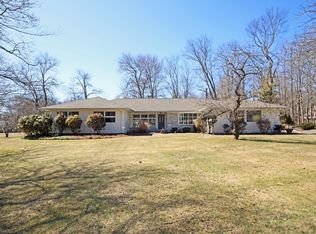 27 Lindencrest Dr, Danbury, CT 06811