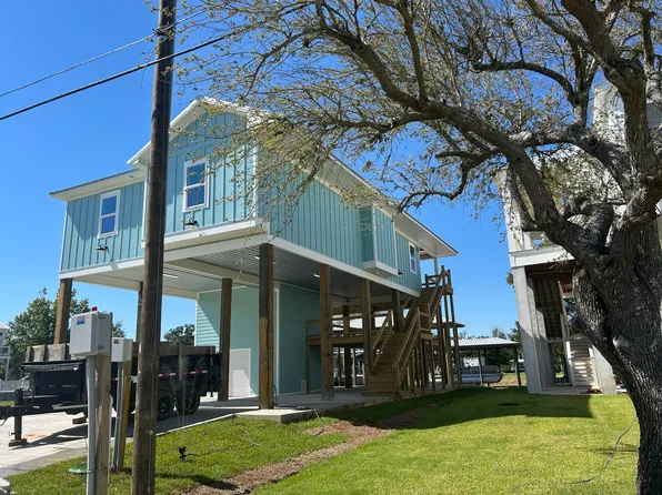 86 Fiber St, Bay Saint Louis, MS 39520