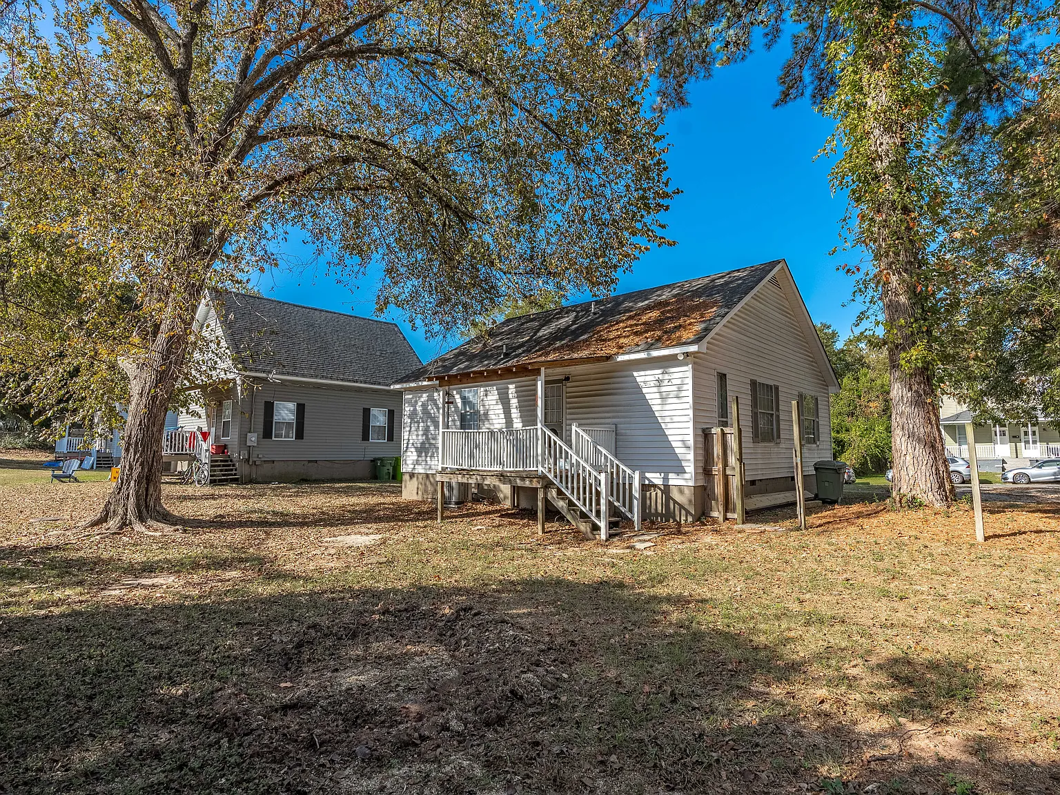 909 Texas St — Photo 3