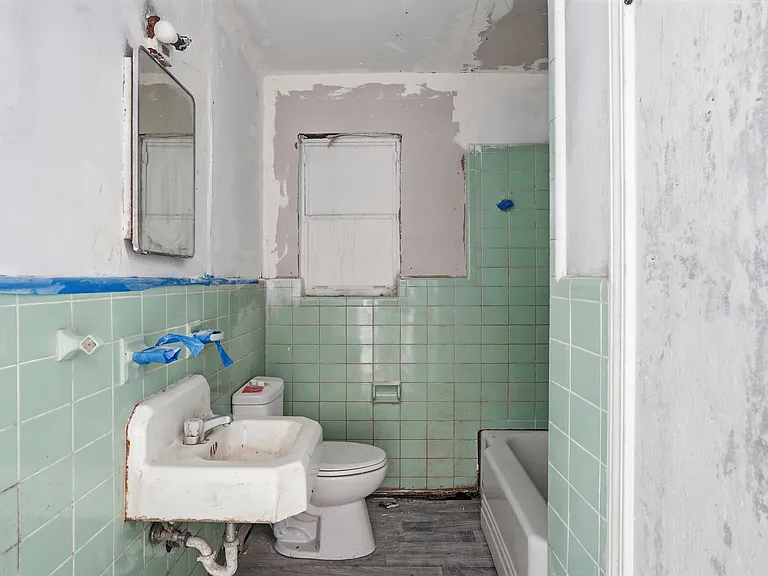 7827 Rugby Ave — Photo 17