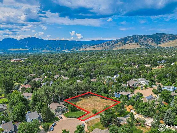 5th image of 2416 Vine Pl