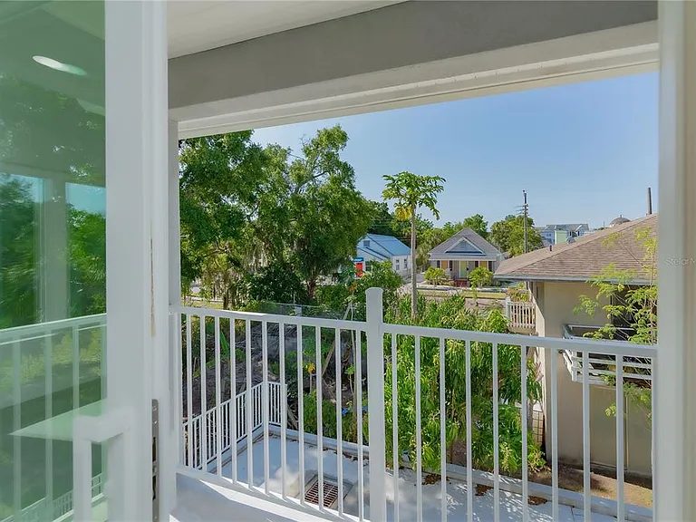 310 Hibiscus St #B — Photo 29