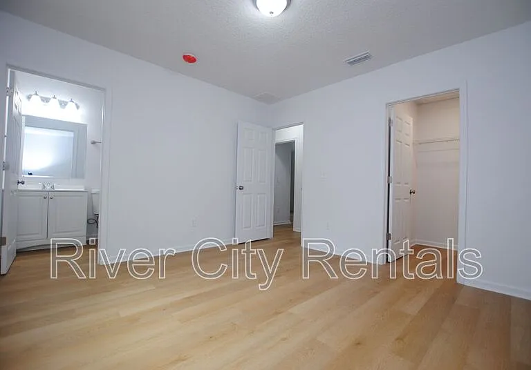 5625 Overlook Dr E — Photo 15