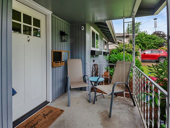 3rd image of 517 S Street Ct SE