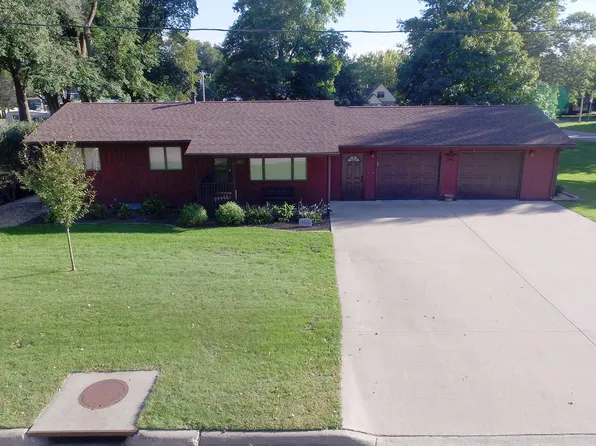 5321 Urbandale Ave, Des Moines, IA 50310