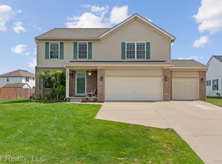 5341 Northwood Rd, Grand Blanc, MI 48439