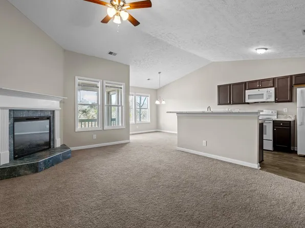 6748 Willowbrook Dr APT 9, Fayetteville, NC 28314