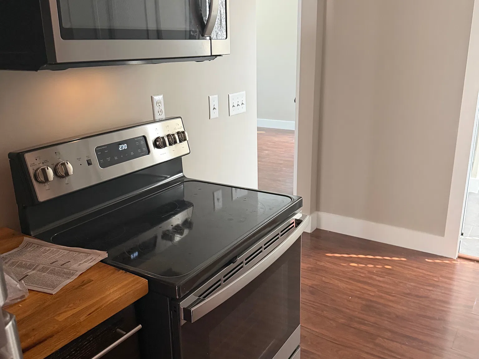 3 bed, 1414 sqft, $3,800 — Photo 2