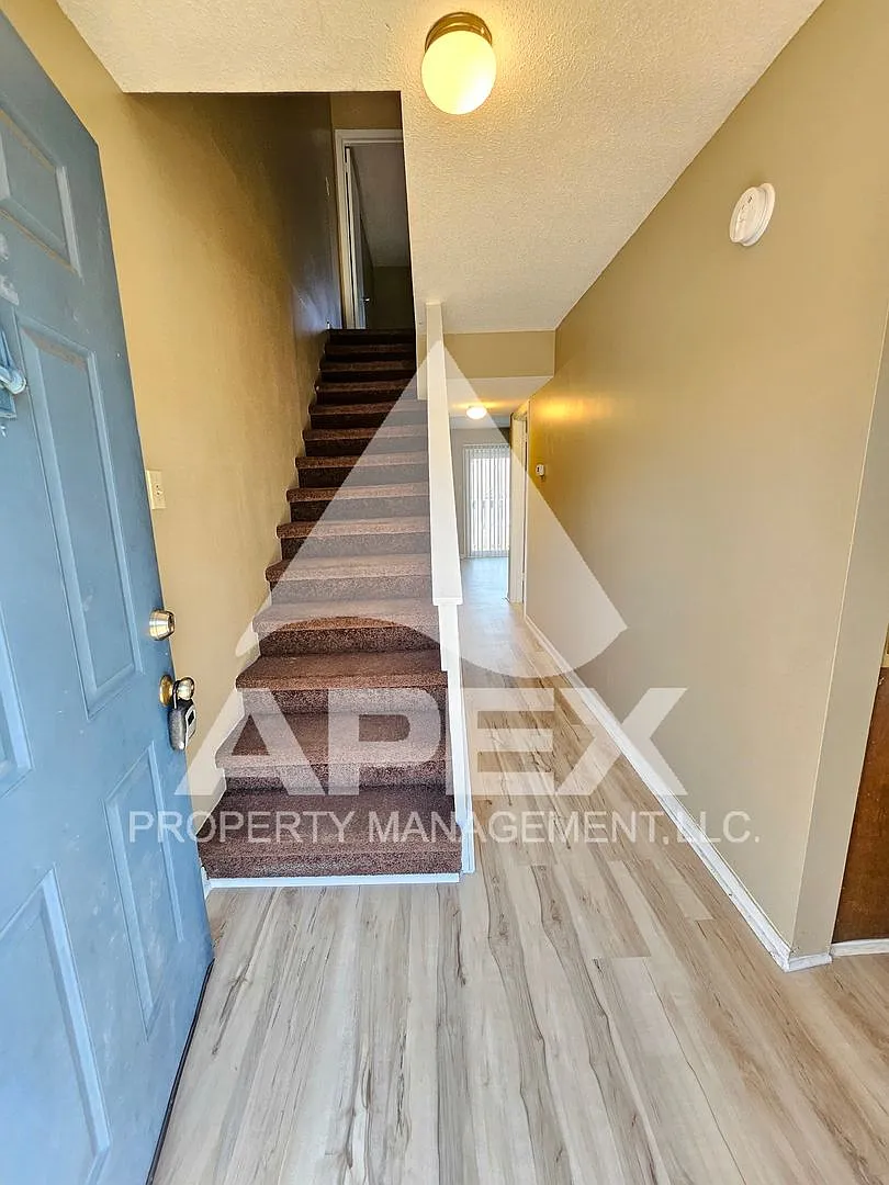 424 Cross Creek — Photo 3