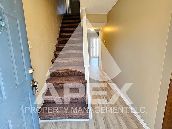 3rd image of 424 Cross Creek Rd APT A