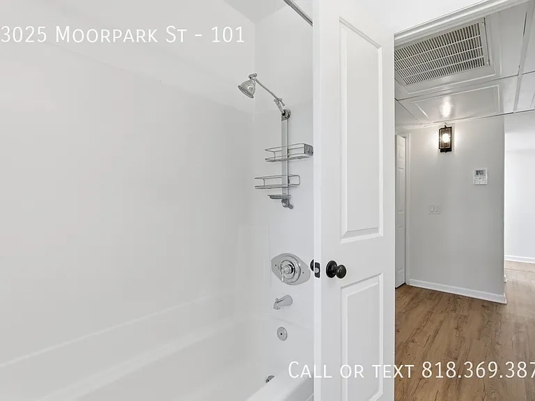 13025 Moorpark St #101 — Photo 29