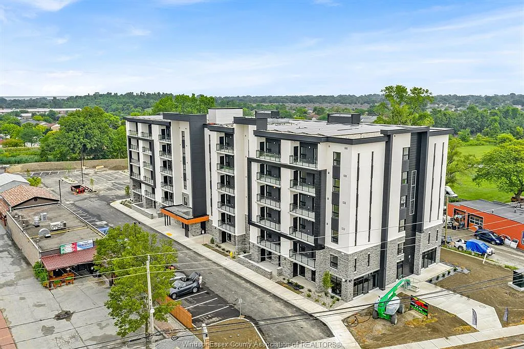 2 bed, 2.0 bath, 965 sqft, $2,300 — Photo 3
