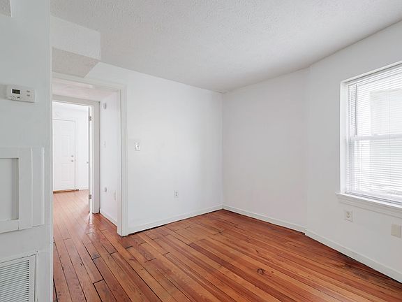 4th image of 3216 O St APT 3