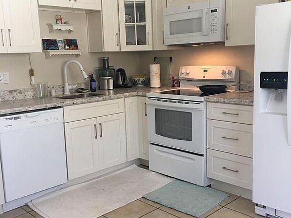 4th image of 1801 Lehigh Dr