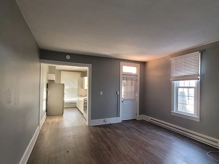 136 N Market St — Photo 2