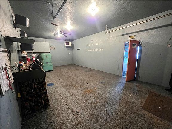 5th image of 15263 W Reiskes Road