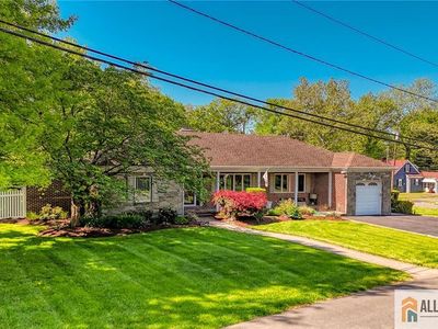 14 Taylor Dr, New Brunswick, NJ, 08901